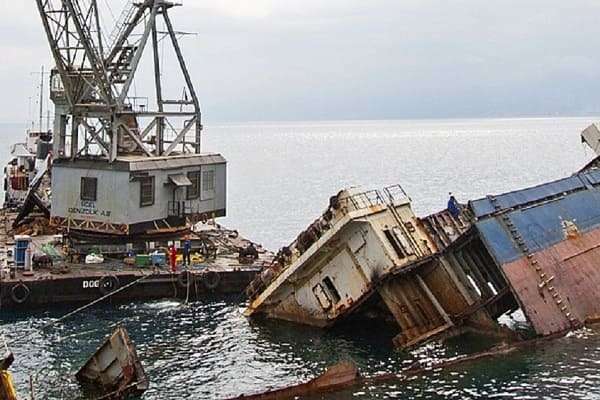 ship-salvage ship salvage